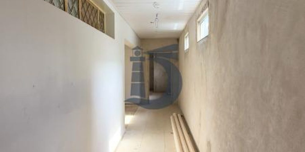 8xnwe-corredor-garagem-para-cozinha-1772221779