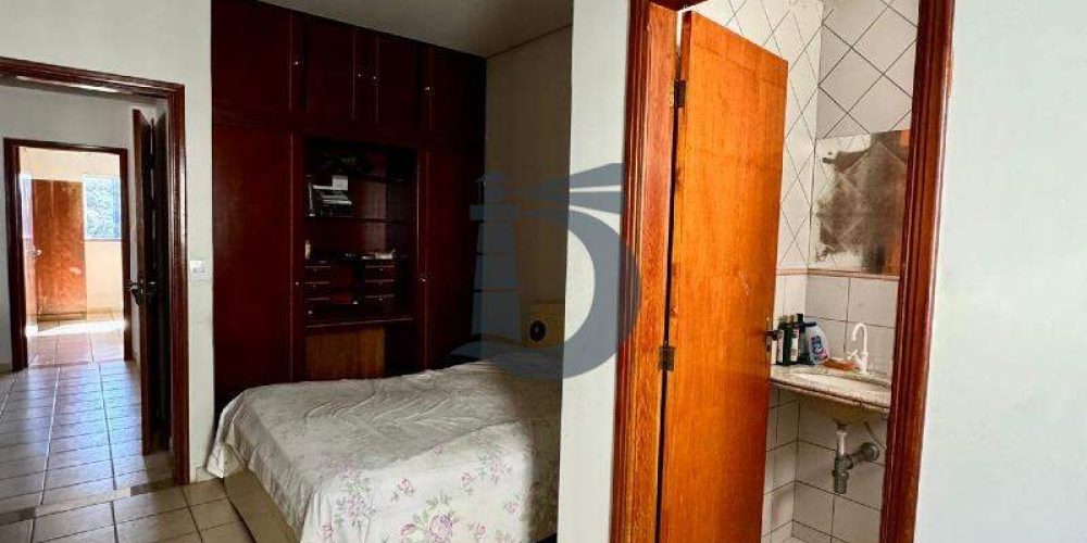 nmvee-whatsapp-image-2024-08-19-at-164205-5-1724276610